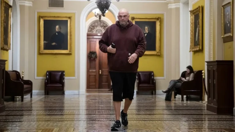 Democrats Could Give Republicans Vast New Immigration Powers – Mother Jones