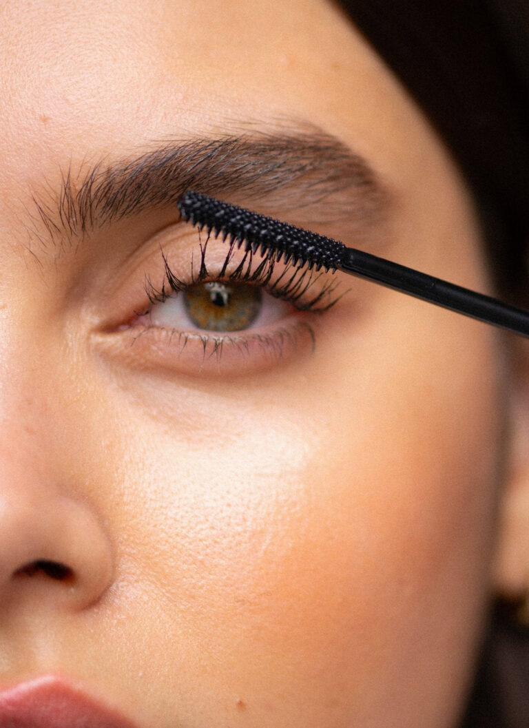 How To Incorporate Lash Growth Mascara Into Your Makeup Routine