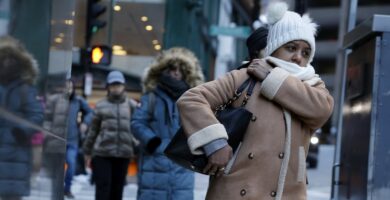 How the polar vortex and warm ocean are intensifying a major US winter storm